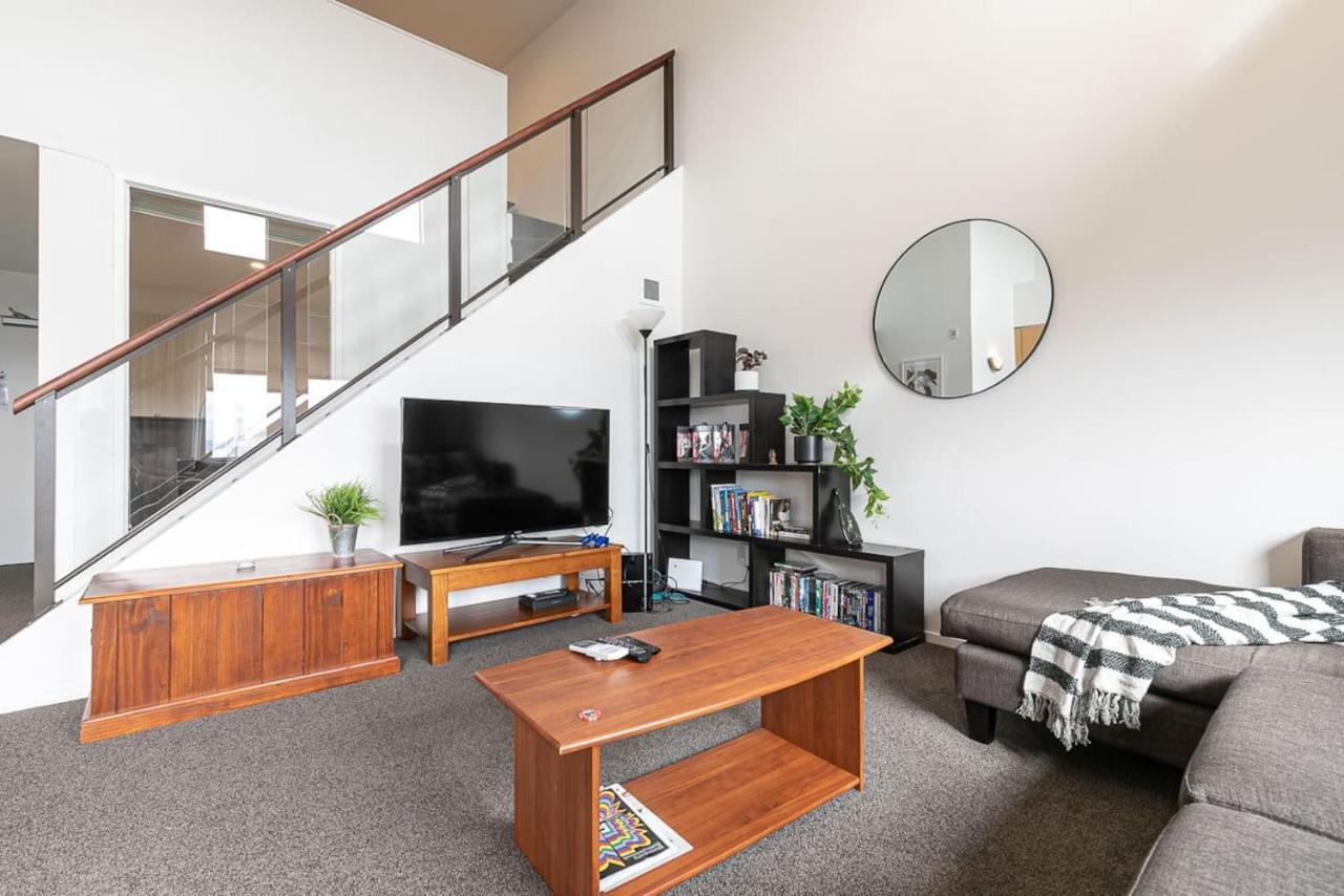 Roomy High-Ceiling Loft Apartment - Free Parking! Auckland Luaran gambar