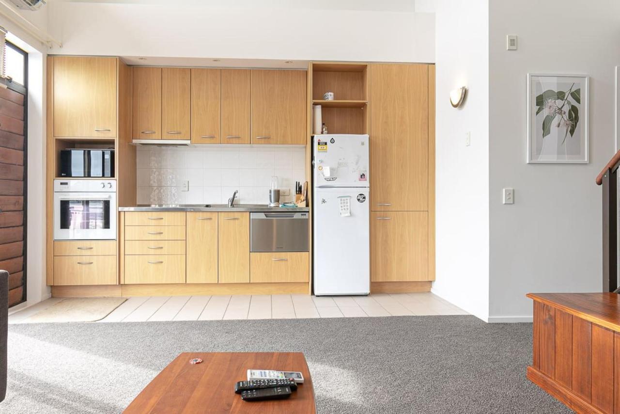 Roomy High-Ceiling Loft Apartment - Free Parking! Auckland Luaran gambar