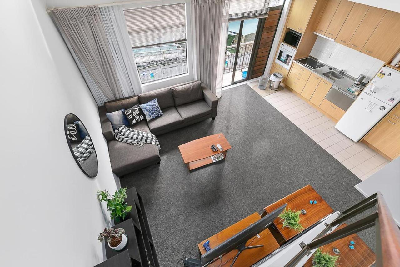 Roomy High-Ceiling Loft Apartment - Free Parking! Auckland Luaran gambar